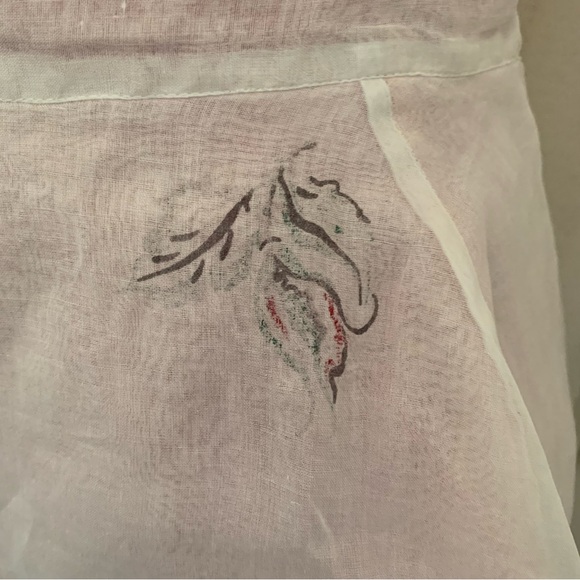 Vintage Pink and White Organza Scalloped Apron with Rose Motif - Picture 9 of 11